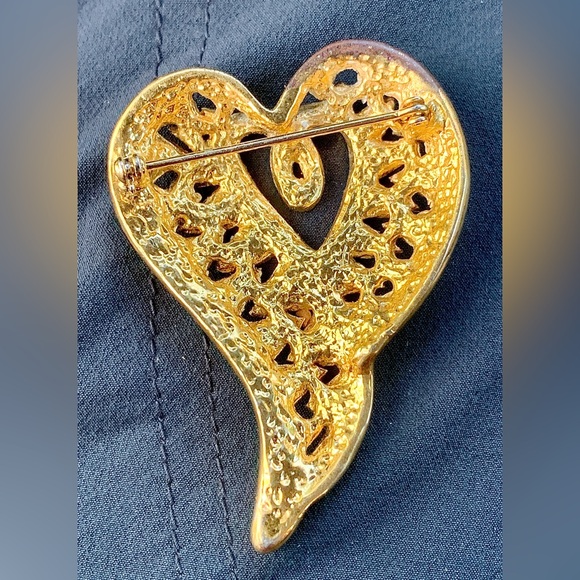 Mid Century Vintage Rhinestone Jeweled Gold Tone Metal Heart Shaped Brooch - Picture 2 of 11